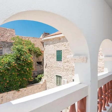 Palace Heritage Apartments Makarska