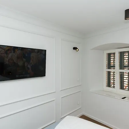 Palace Heritage Apartments * Makarska