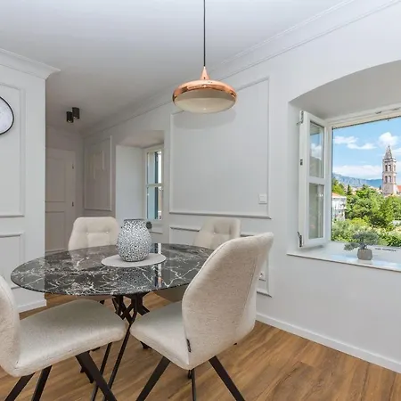 Palace Heritage Apartments Makarska