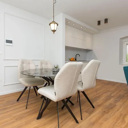 Apartment Palace Heritage Apartments Makarska