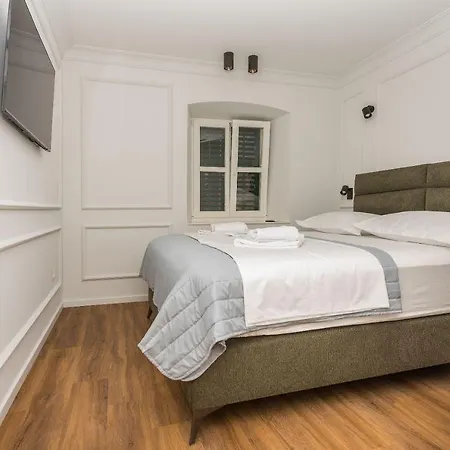 Palace Heritage Apartments Makarska